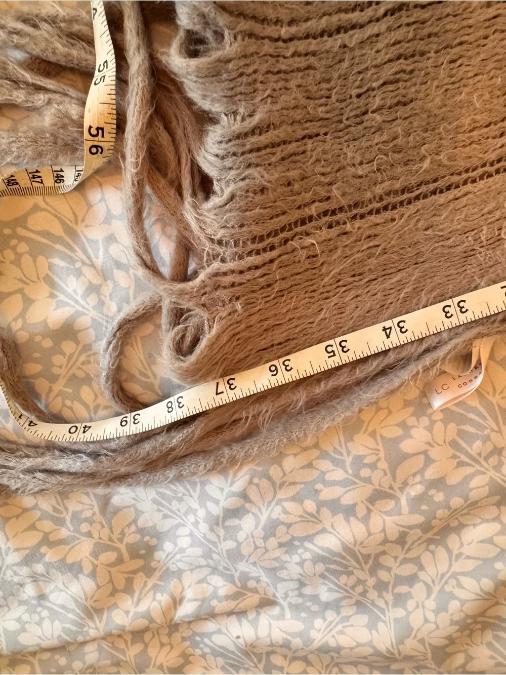 LC Lauren Conrad Light Gray Knit Wrap Scarf w/Frige